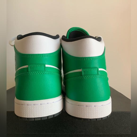 ❌SOLD❌Air Jordan 1 mid lucky green - Picture 4 of 13